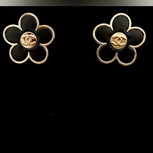 CHANEL FLOWER EARRINGS